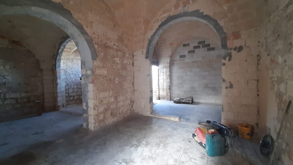 Veglie – Immobile con tetto a volta da completare image 2