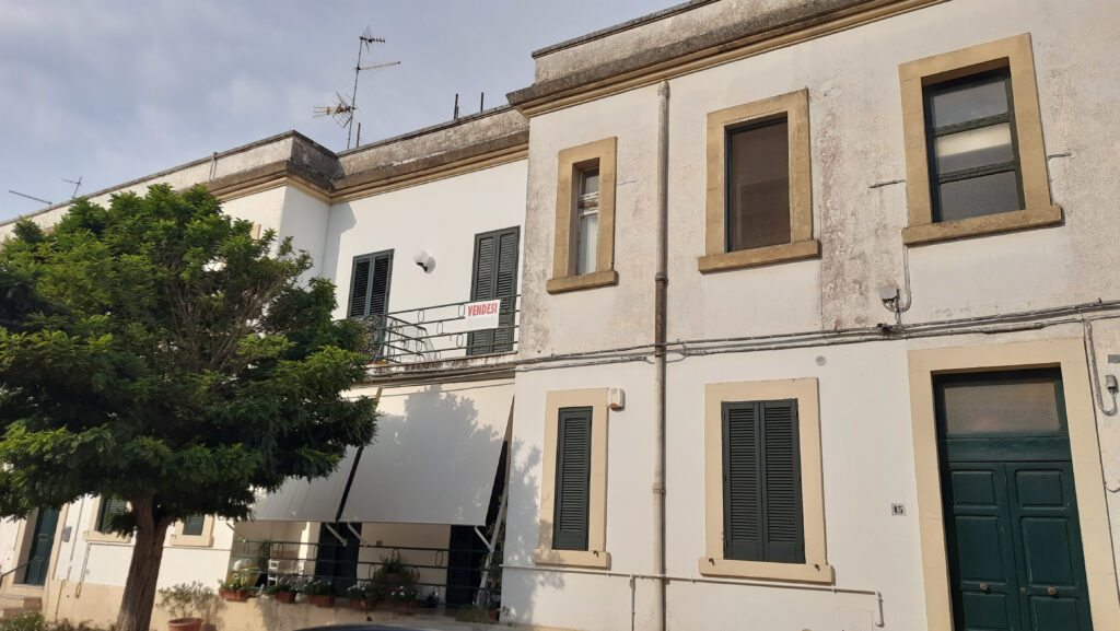 Campi Salentina – Appartamento in zona residenziale image 1