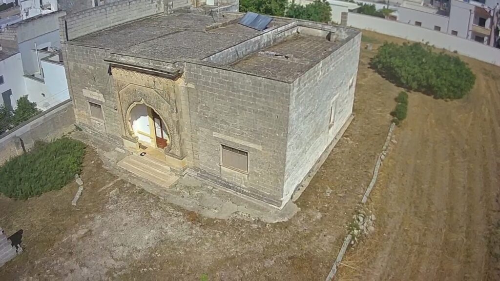 Veglie (LE) – Abitazione dalle tipiche volte a stella ed ampio scoperto edificabile image 4